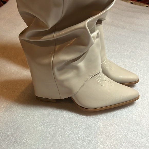 Cowgirl cowboy cuff boots. Size 11. - Picture 4 of 5